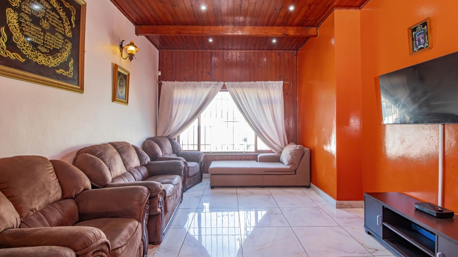 4 Bedroom Property for Sale in Wynberg Western Cape